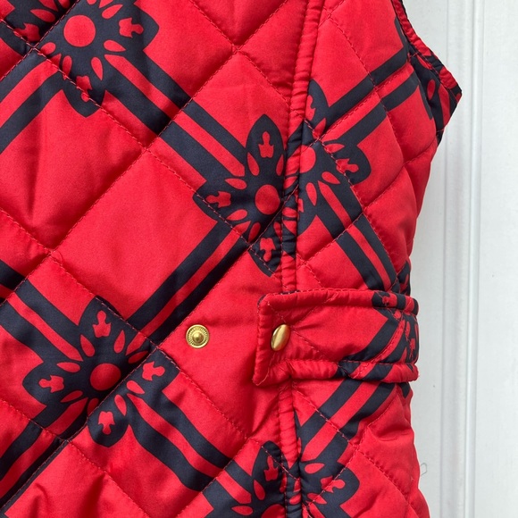 Crown & Ivy Quilted Vest - Picture 9 of 10